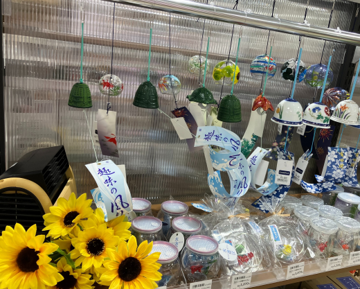 夏の風物詩、風鈴と花火が入荷しました！