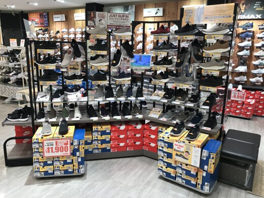 人気のあのシューズが待望の入荷です・・・！